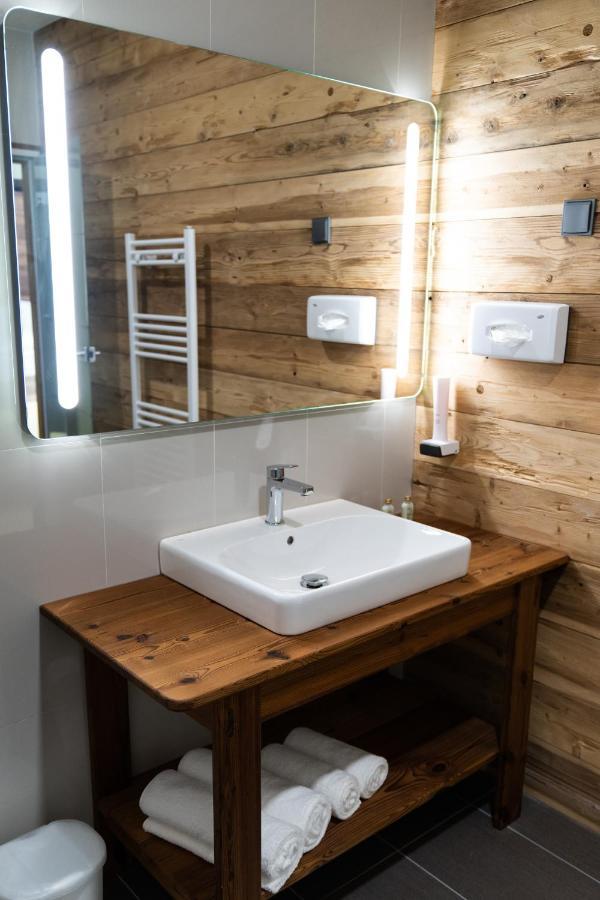Hotel Kristaly Konferencia & Wellness Ajka Eksteriør billede