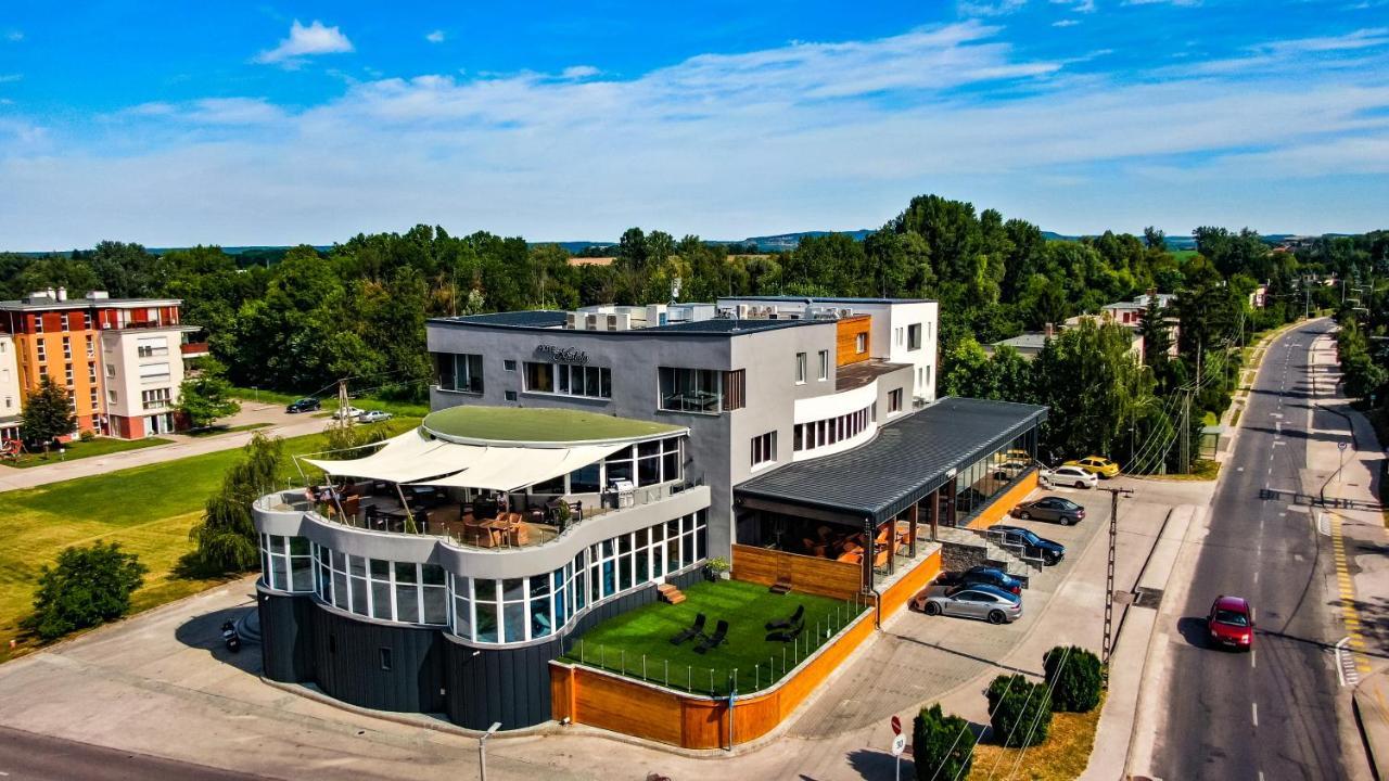 Hotel Kristaly Konferencia & Wellness Ajka Eksteriør billede